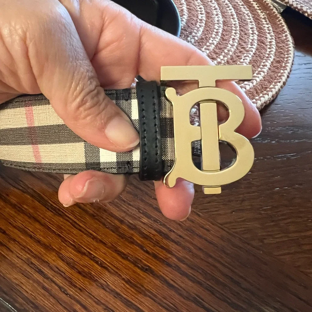 NWT, Authentic Burberry Black and Cream Belt with Gold Buckle - Picture 2 of 9